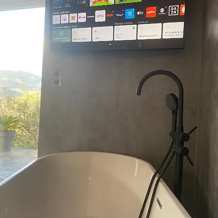 Ghjuvan - Sea, Mountain & Вилла *