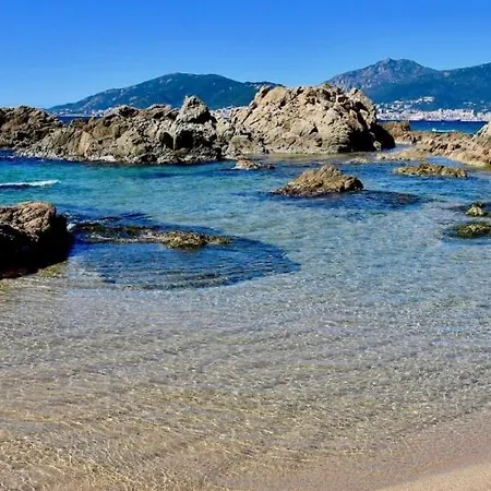 Ghjuvan - Sea, Mountain & Вилла *