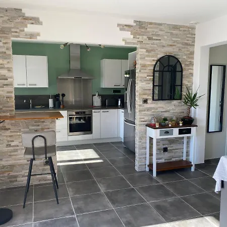 Willa Ghjuvan - Sea, Mountain & *