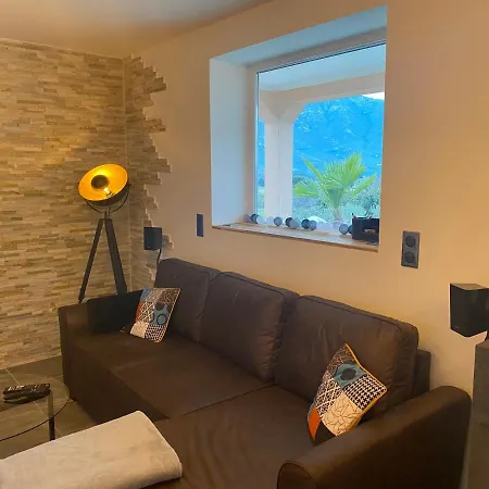 Ghjuvan - Sea, Mountain & Peri