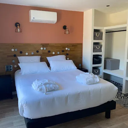 Willa Ghjuvan - Sea, Mountain & Peri