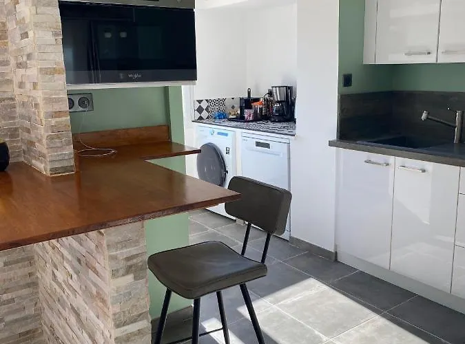 Ghjuvan - Sea, Mountain & Villa Peri