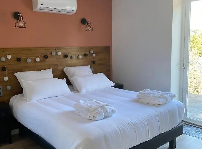 Ghjuvan - Sea, Mountain & *