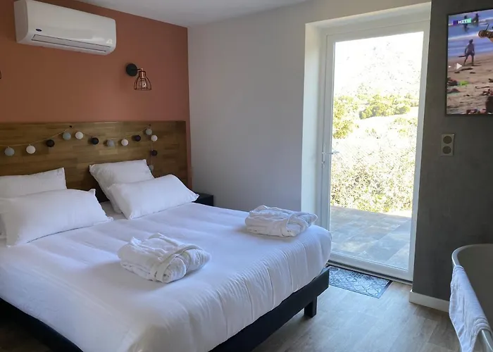 Ghjuvan - Sea, Mountain & Villa